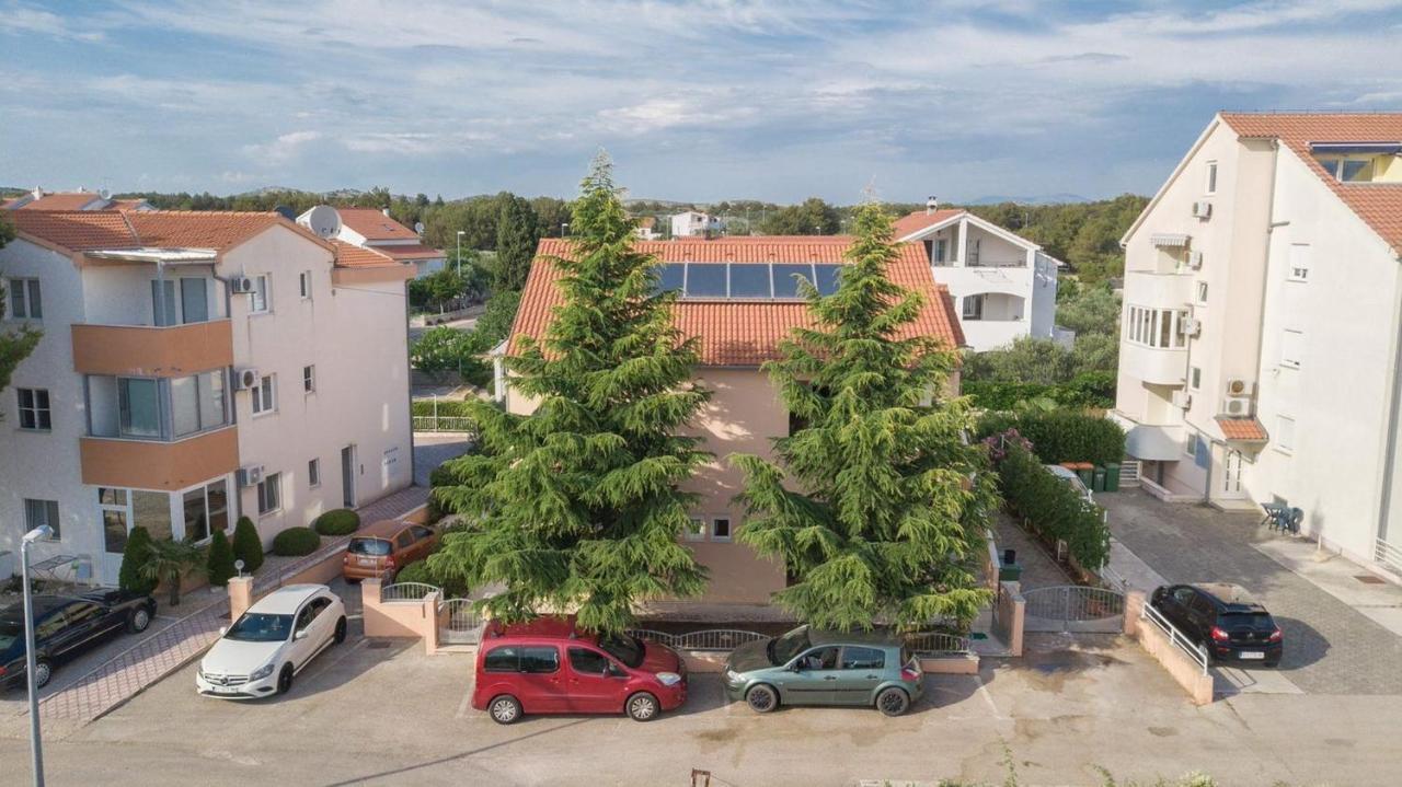 סרימה Apartmani Nedoklan מראה חיצוני תמונה