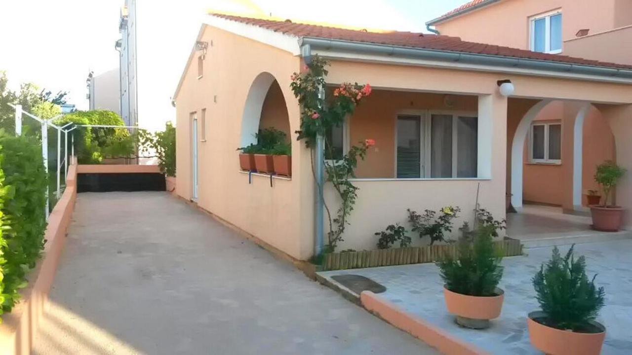 סרימה Apartmani Nedoklan מראה חיצוני תמונה