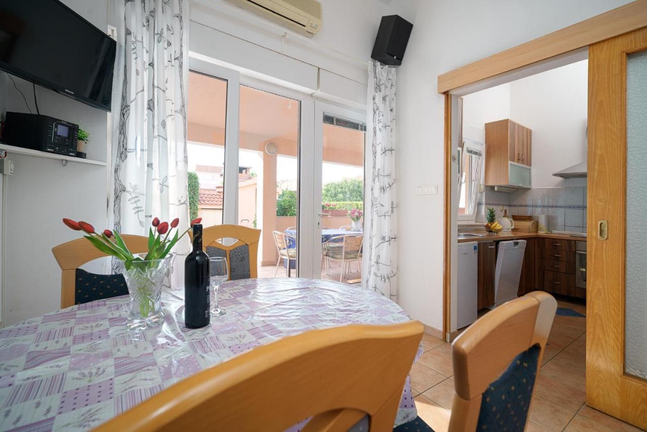 סרימה Apartmani Nedoklan מראה חיצוני תמונה